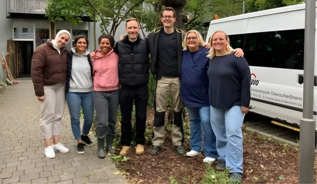 Beim Volunteering-Einsatz brachte das Haleon-Team den Garten der AWO in Oberschleißheim auf Vordermann.