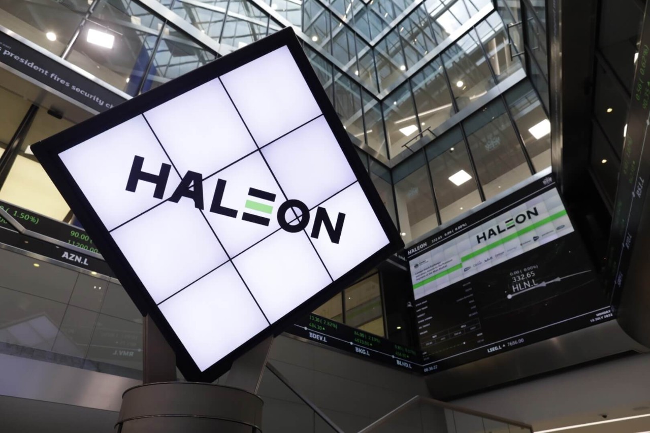 Rombi screen with Haleon's logo, another screen in background displaying Haleon's stock value